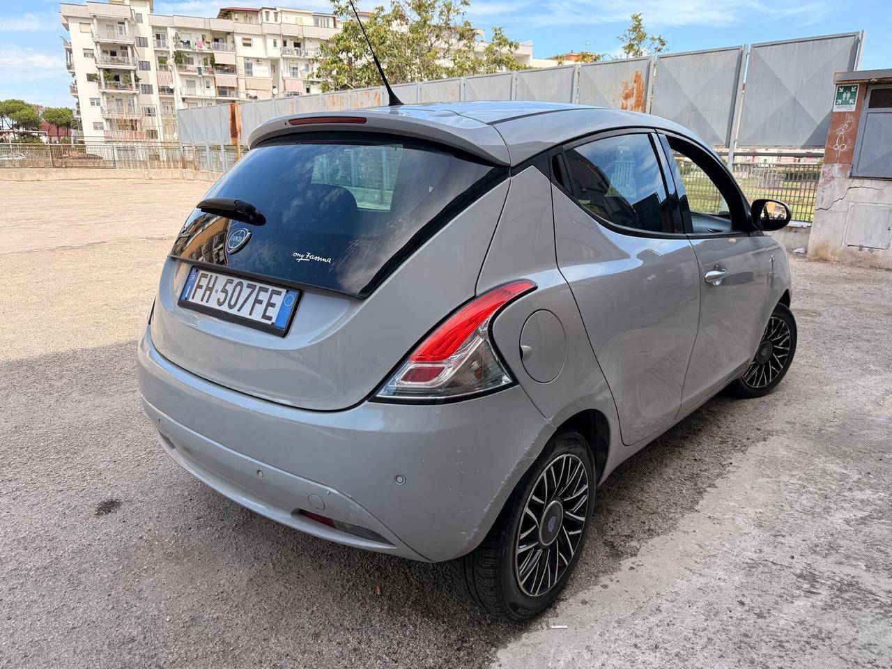 Lancia Ypsilon 1.3 MJT 16V 95 CV 5 porte CON 160MILA KM IN PERFETTE CONDIZIONI