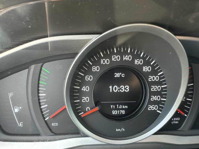 VOLVO V60 D2 Geartronic R-design