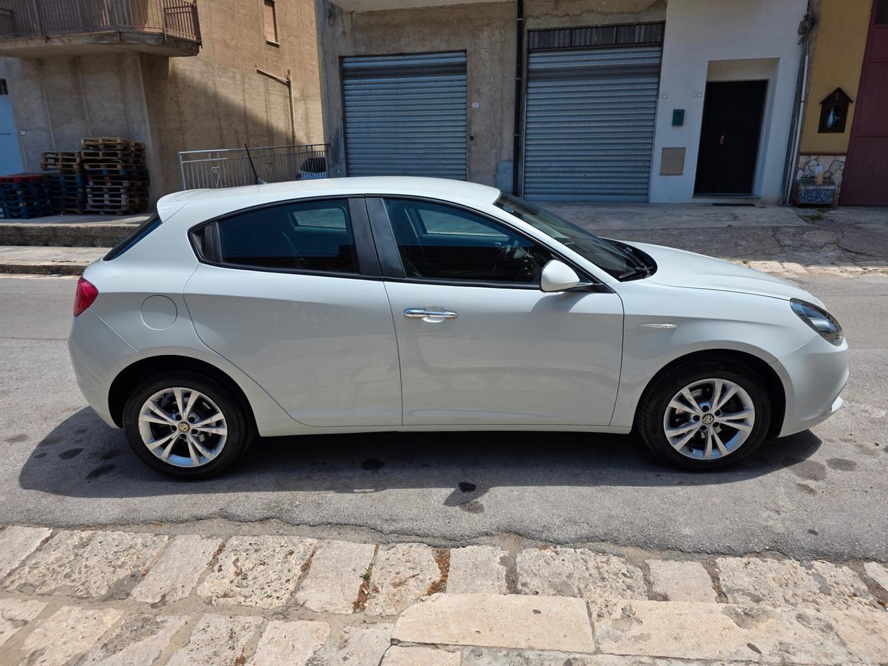Alfa Romeo Giulietta 1.6 JTDm-2 120 CV Distinctive
