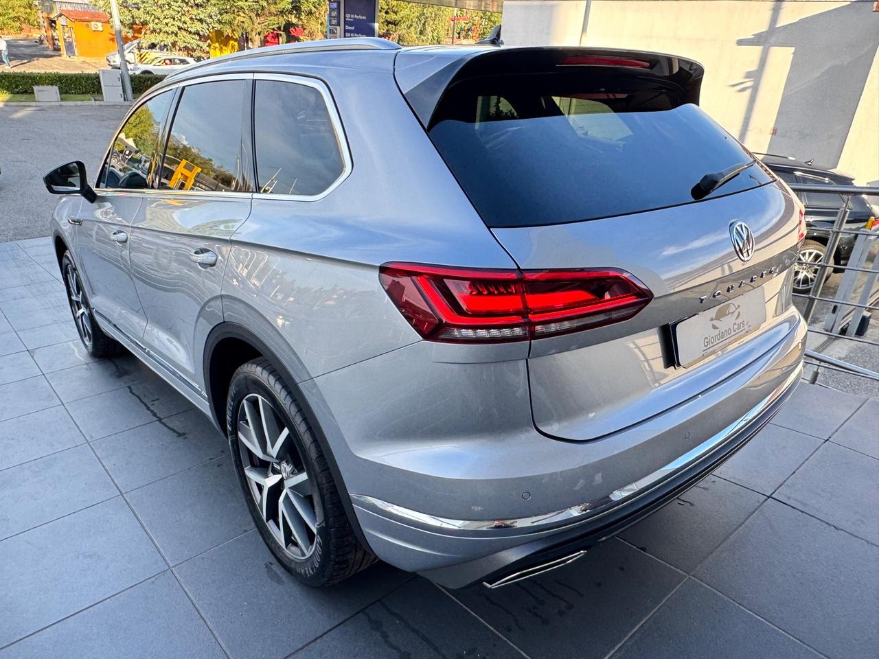 Volkswagen Touareg 3.0 V6 TDI 286 CV SCR R line open edition