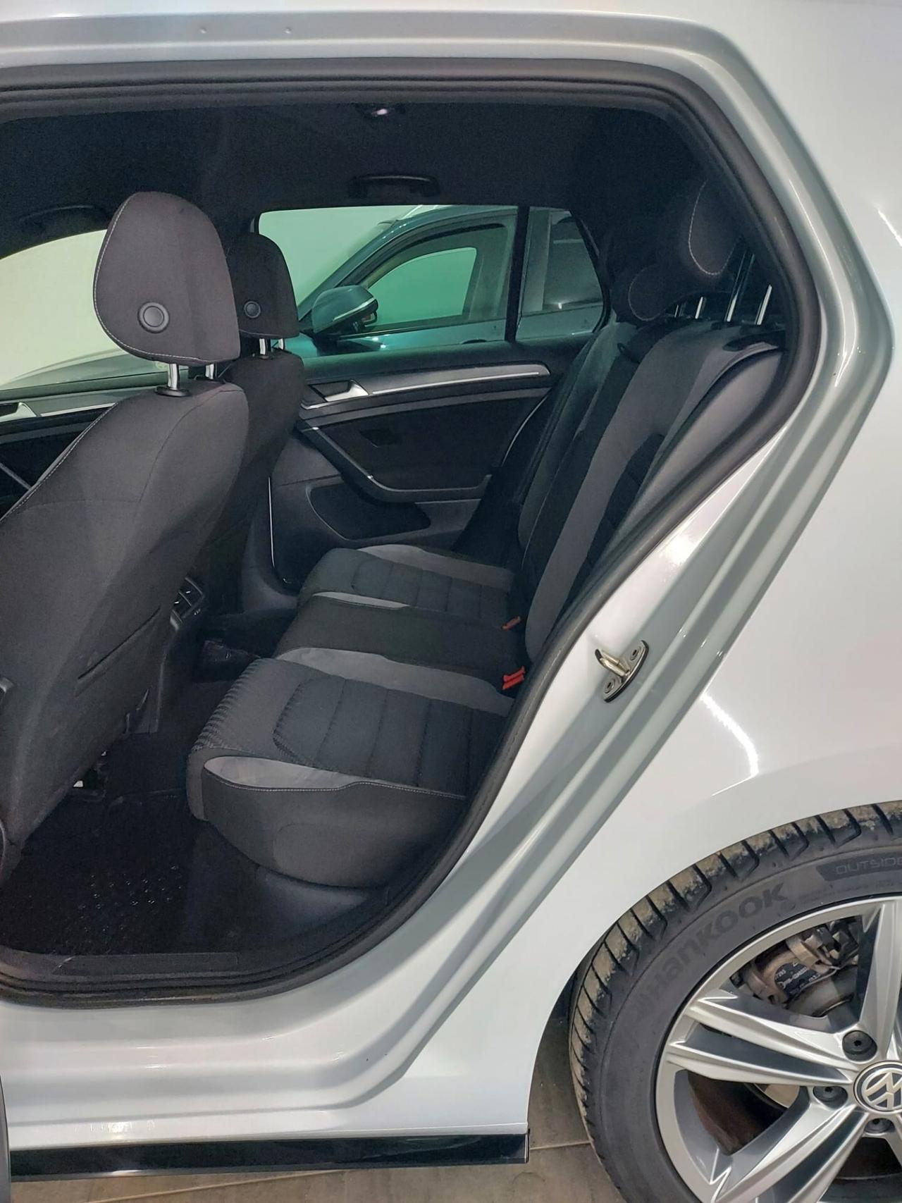 Volkswagen Golf 1.6 TDI 115 CV 5p. R-LINE 2018