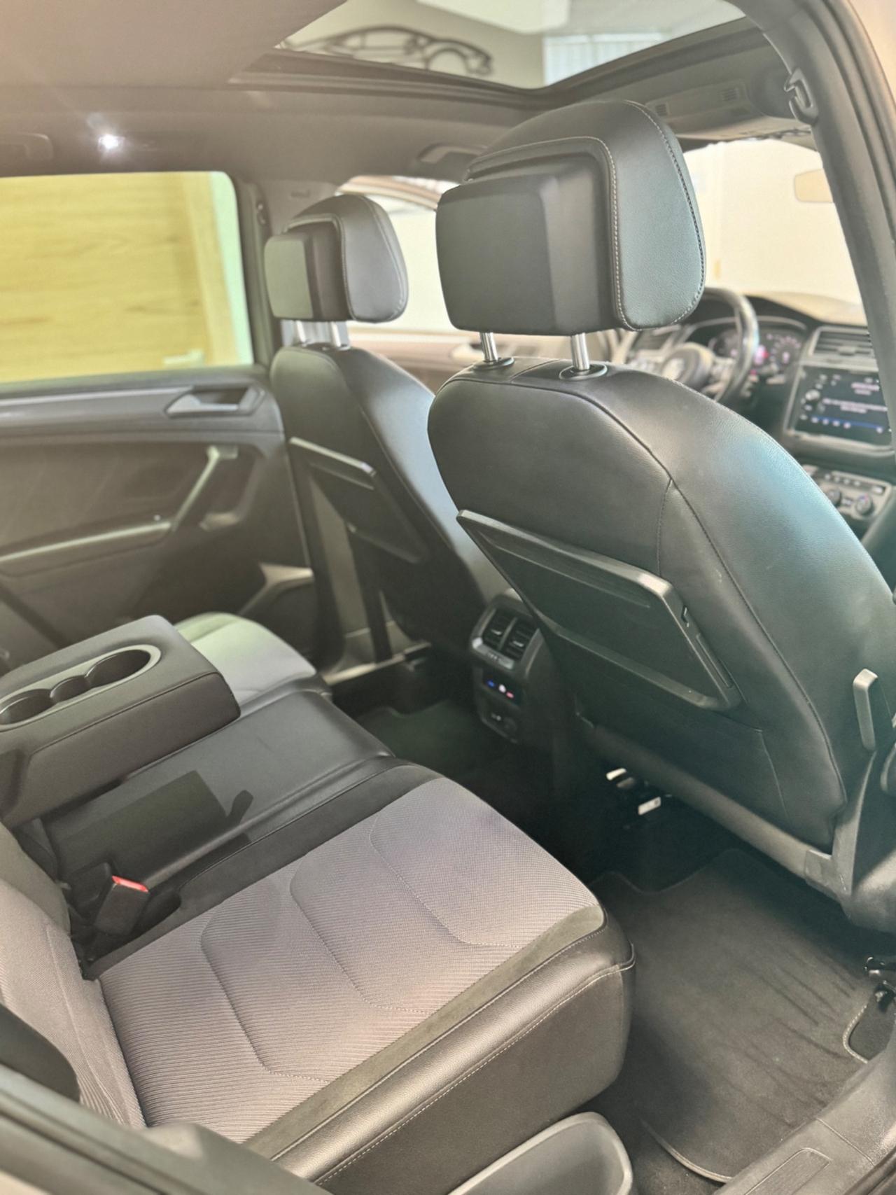 Volkswagen Tiguan R line 2.0 TDI SCR DSG BlueMotion Technology Tetto panoramico