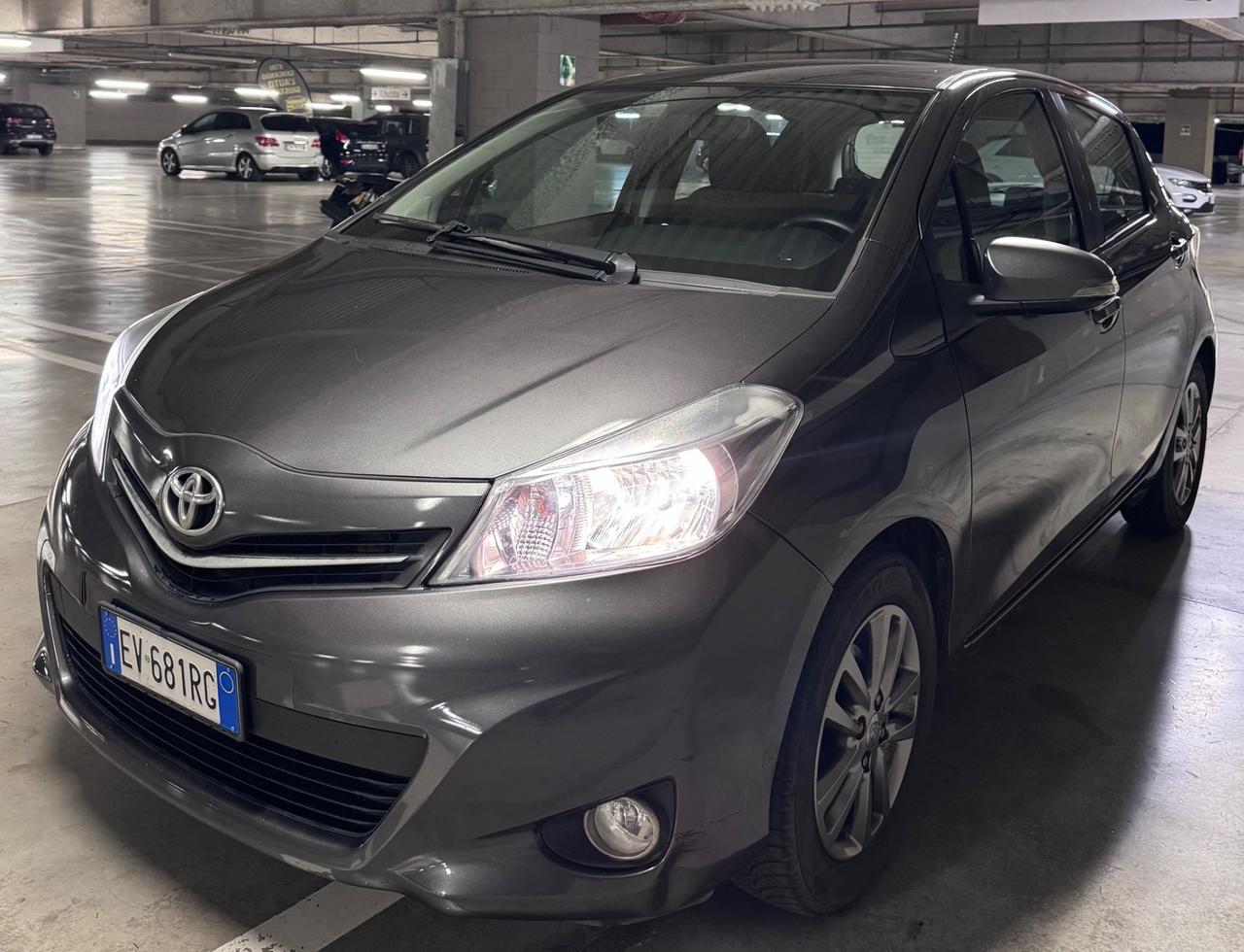 Toyota Yaris 1.0 5 porte Lounge