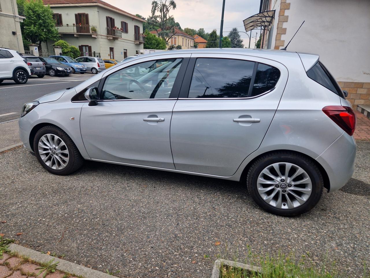 Opel Corsa 1.4 75CV "SOLO 23.600 km" Carplay, Sensori, Cruise