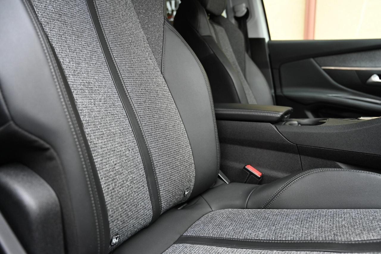 Peugeot 3008 BlueHDi 130 S&S EAT8 Allure