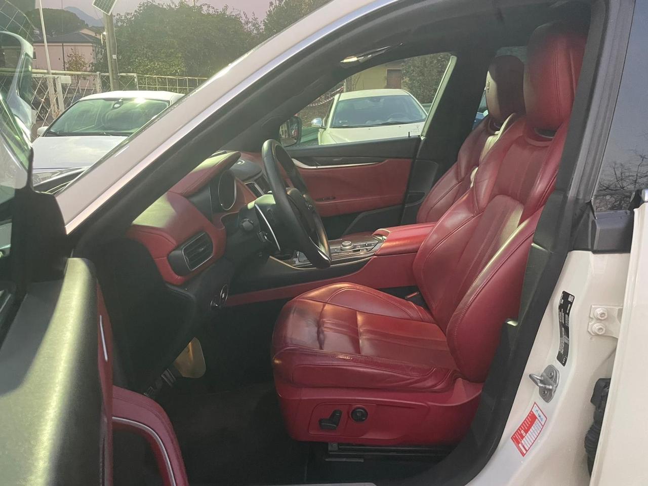 Maserati Levante - Tetto panoramico