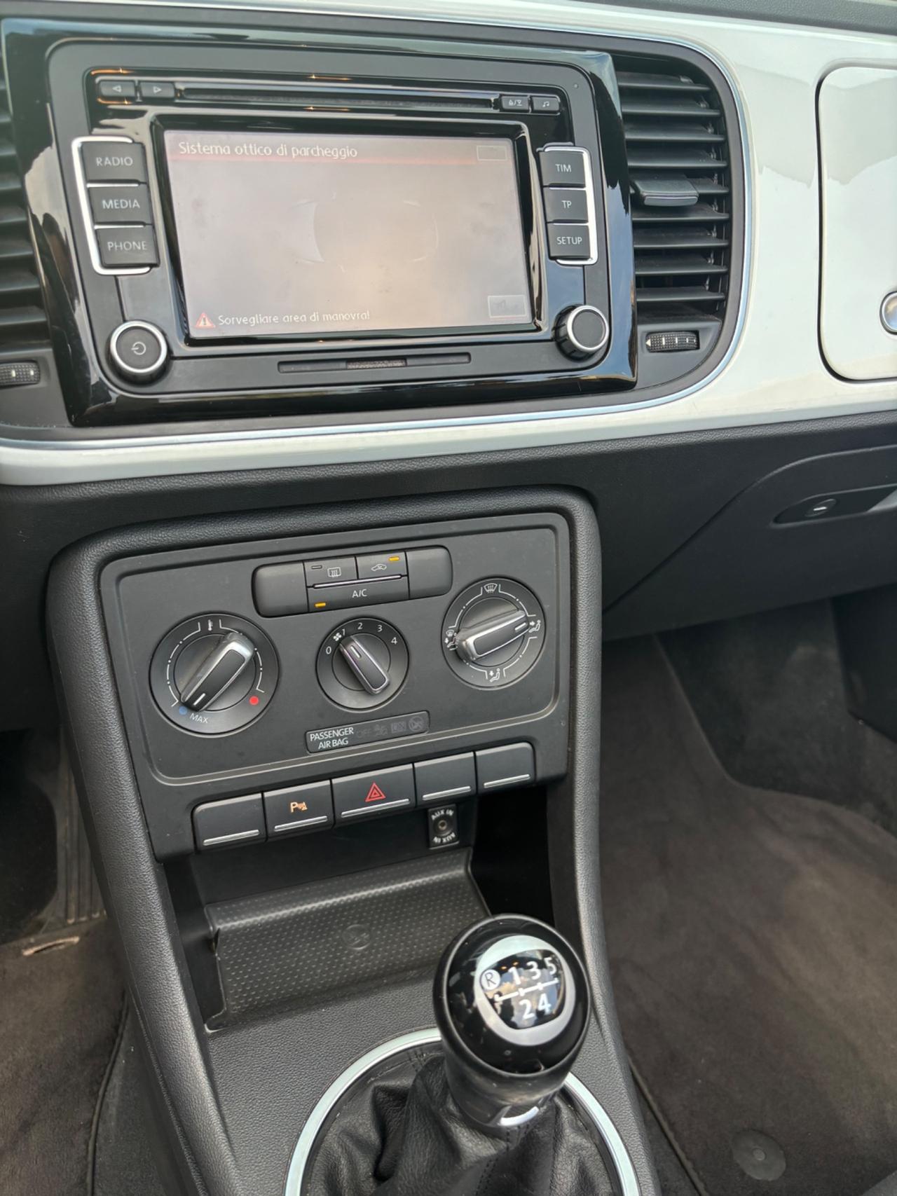 Volkswagen Maggiolino Cabrio 1.6 TDI Design 2014