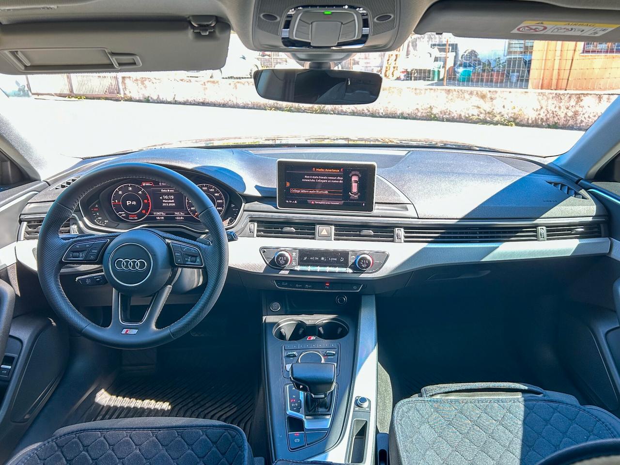 Audi A4 40 TDI S tronic S line edition