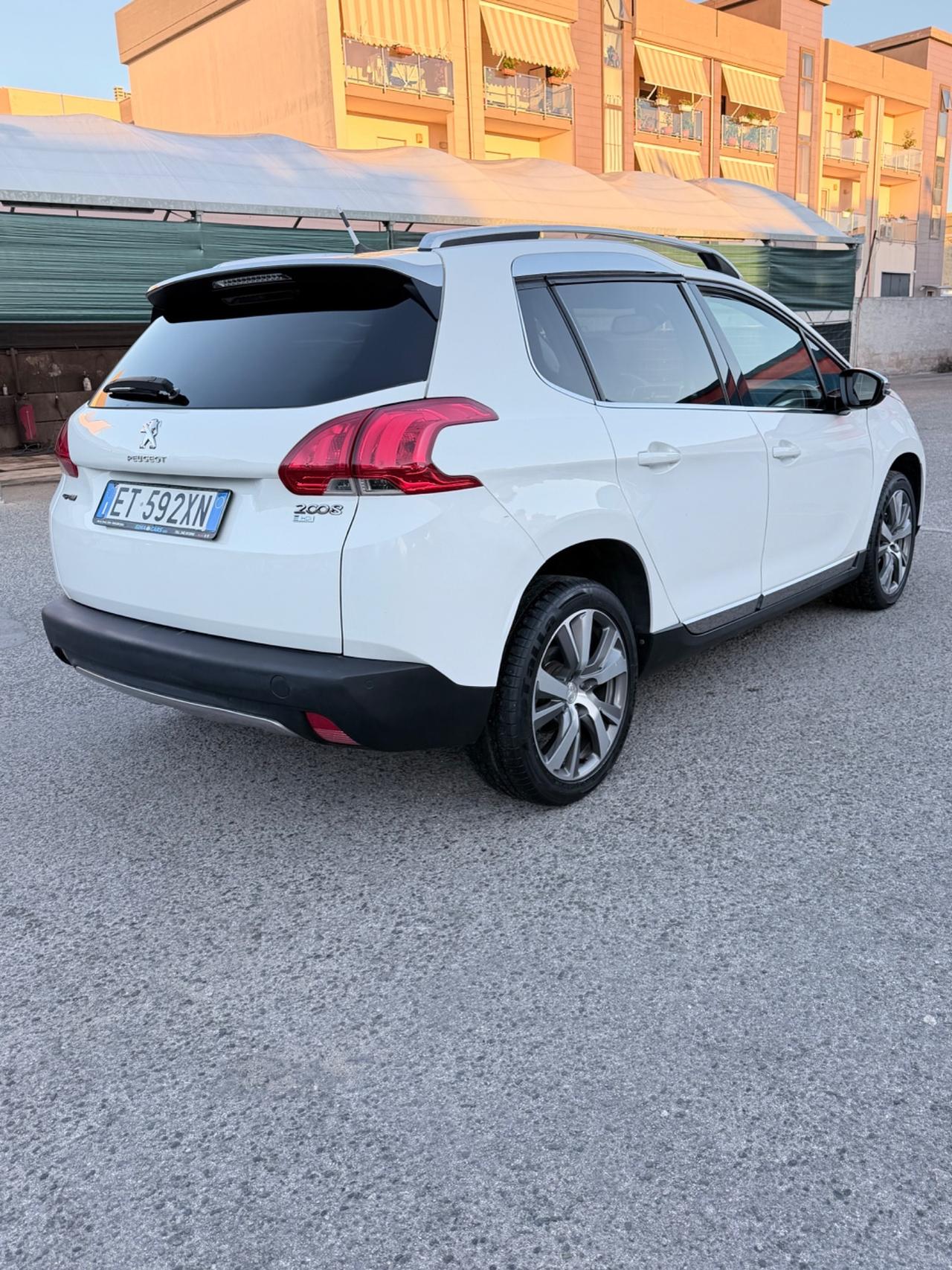 Peugeot 2008 1.6 e-HDi 92 CV Stop&Start Urban Cross