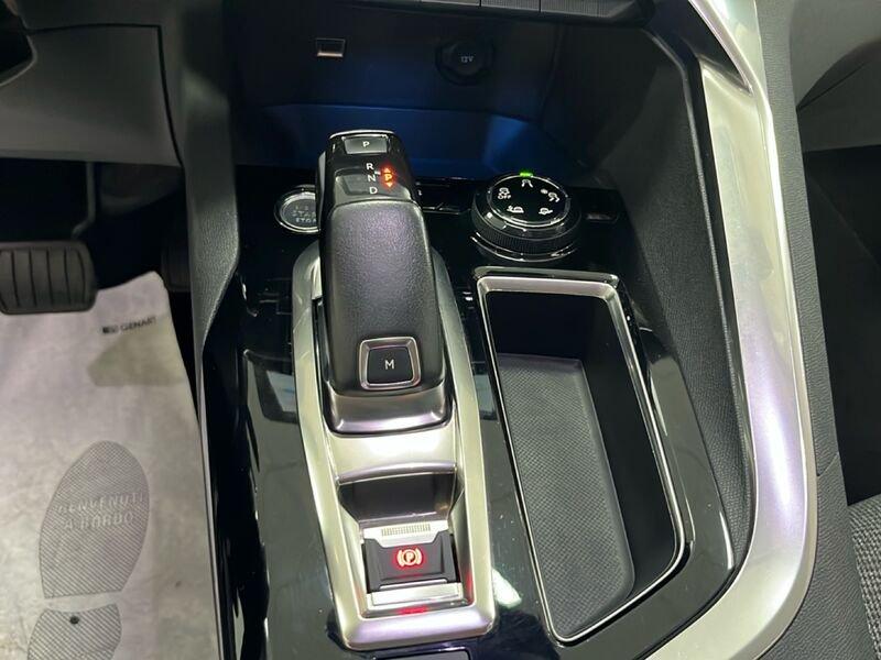 Peugeot 3008 BlueHDI 130 EAT8 S&S Allure