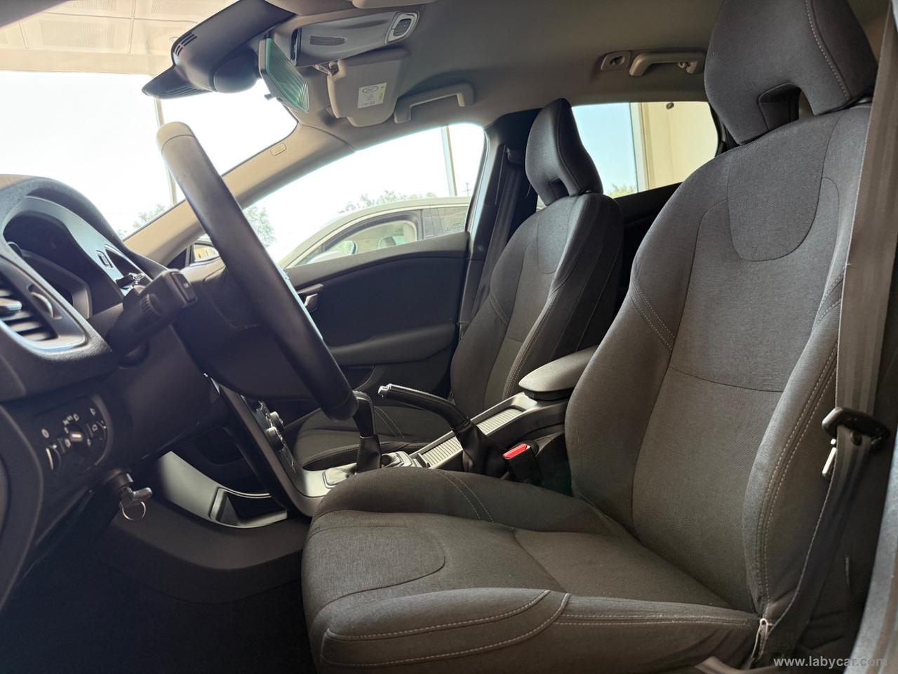 VOLVO V40 D2 Business