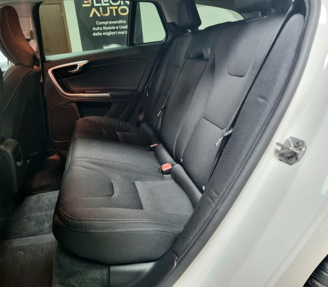 VOLVO V60 2.0 DIESEL D2 KINETIC N1 AUTOCARRO