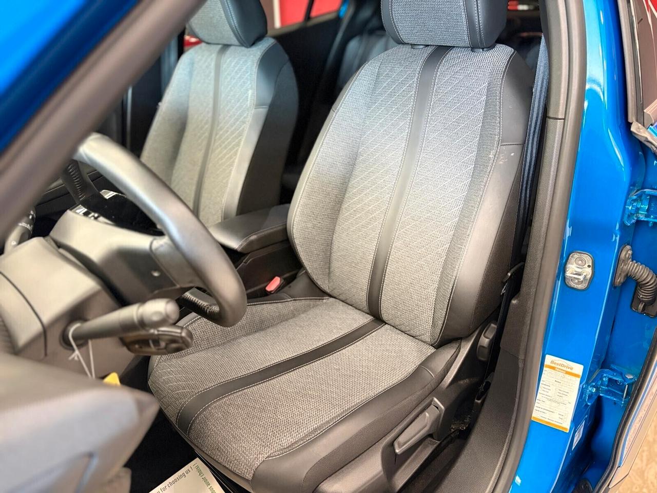 Peugeot 2008 PureTech 100 S&S Allure