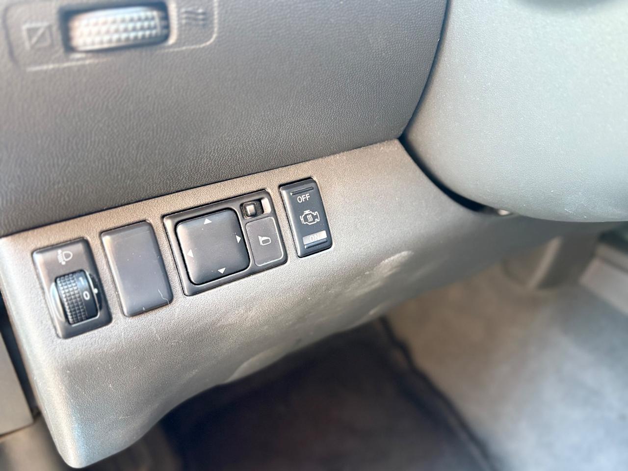 Nissan Navara 2.5 dCi Double Cab PICK UP HARD TOP