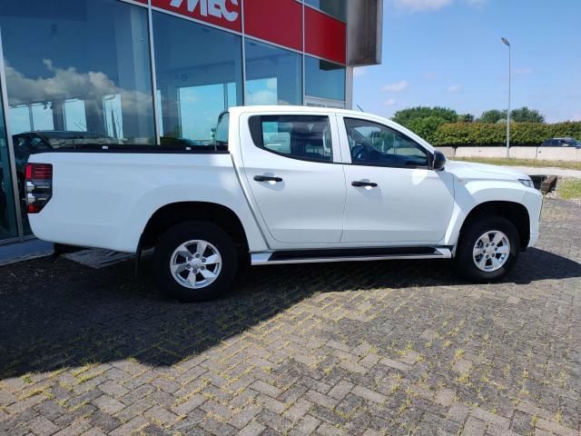 Mitsubishi L200 d.cab 2.3d Invite Connect 4wd 150cv