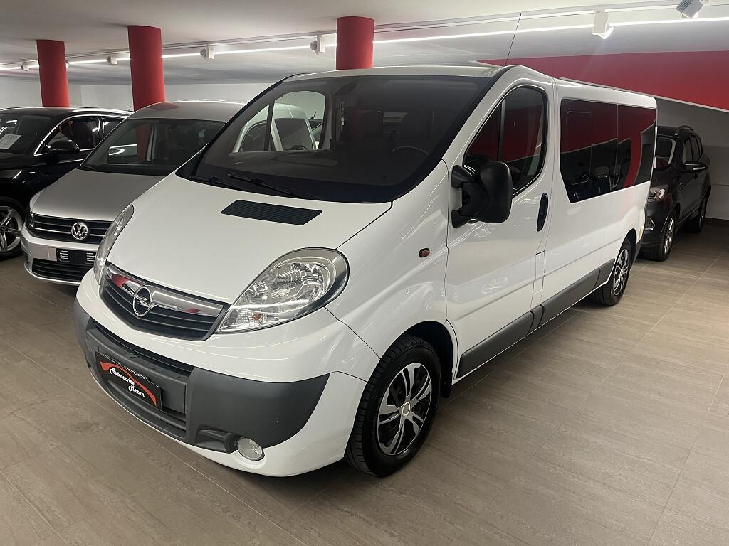 Opel Vivaro 2.5 CDTI Camping Letto Cucina Gancio