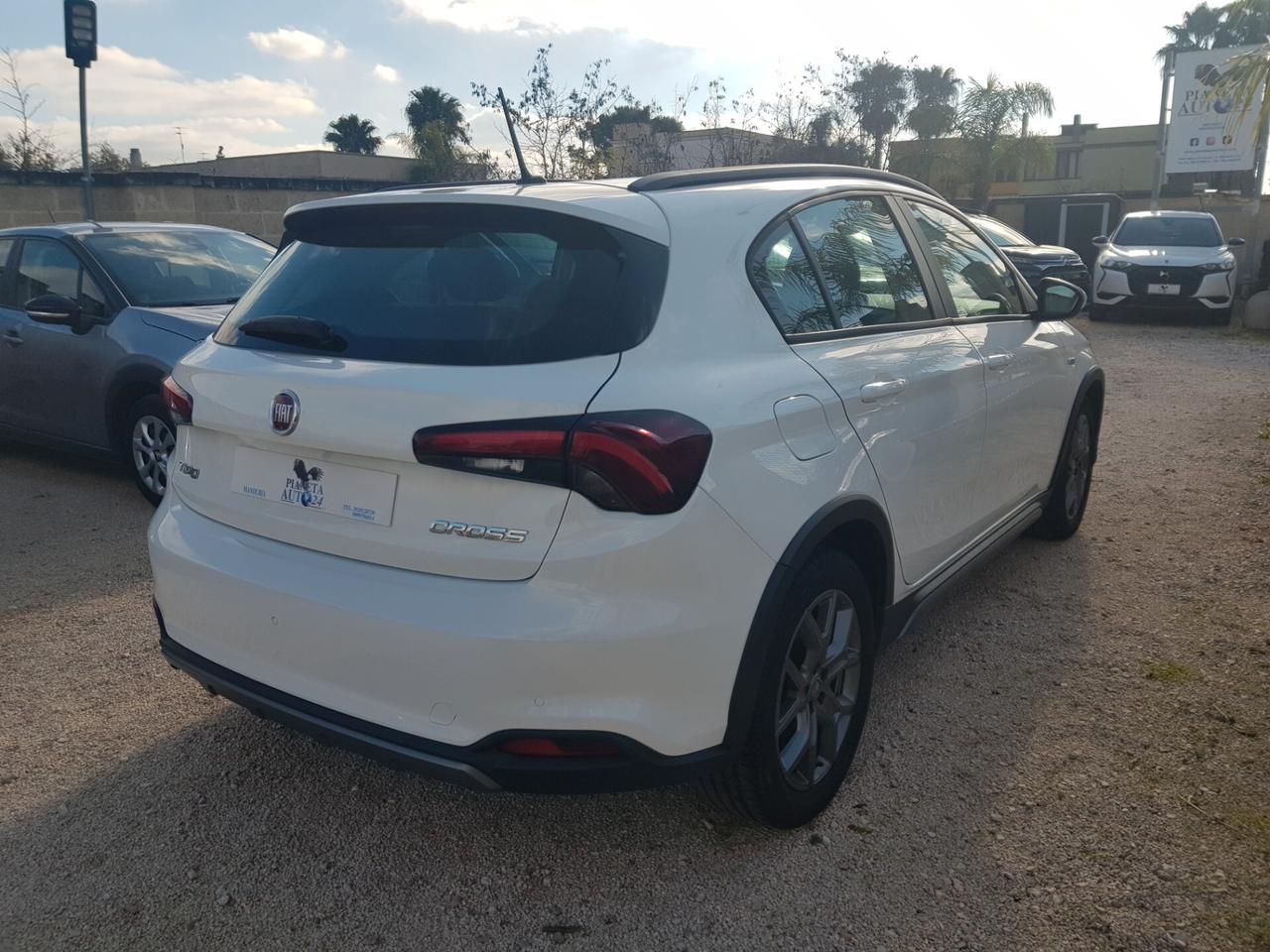 Fiat Tipo Cross 1.6 Mjt 130cv Navy Led Cruise Sensori