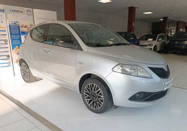 LANCIA Ypsilon 1.0 FireFly S&S Hybrid Ecochic #NEOPATENTATI