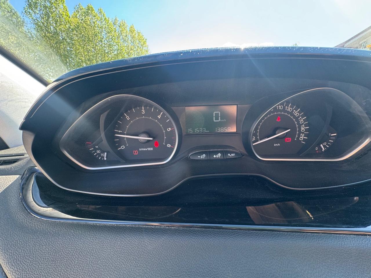 Peugeot 208 BlueHDi 75 5 porte Allure