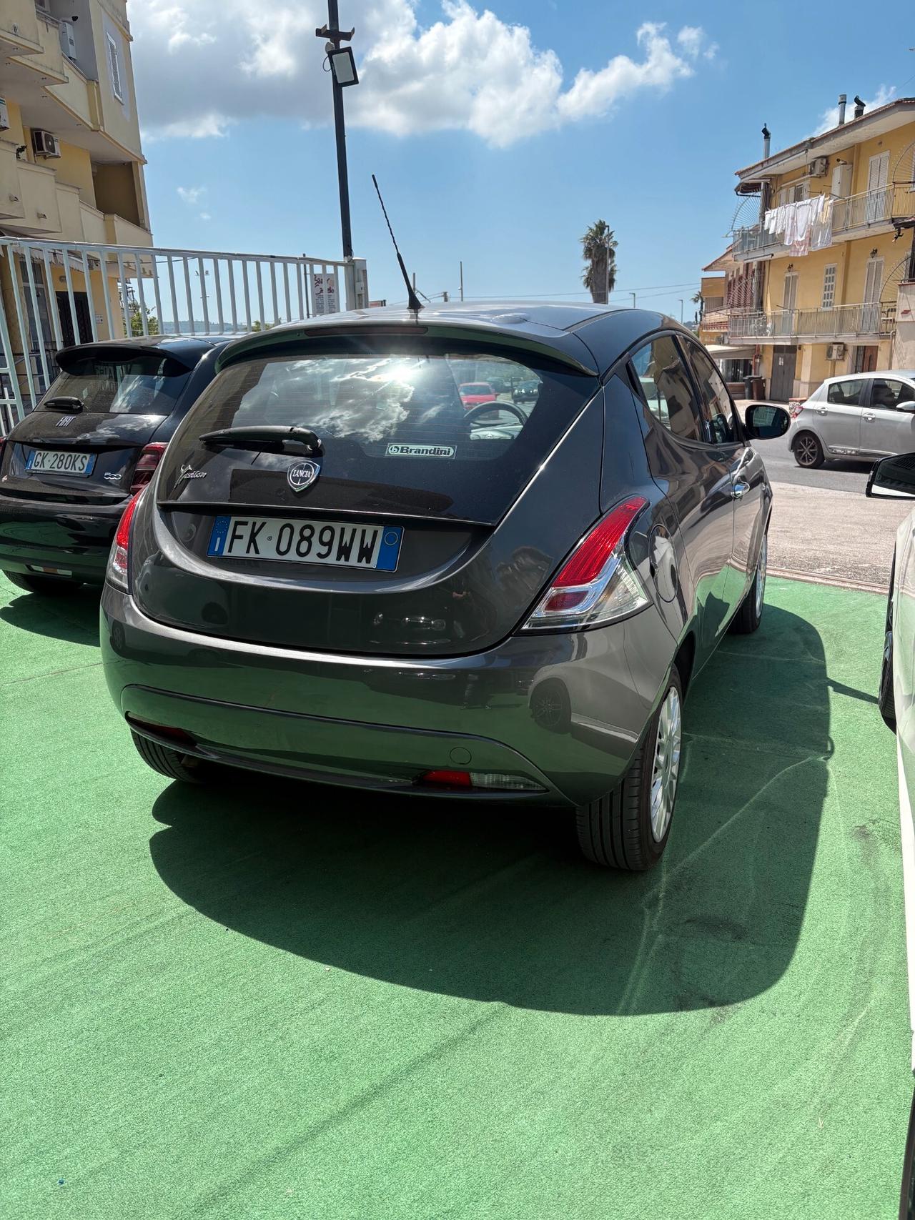 Lancia Ypsilon 1.2 69 CV 5 porte Silver
