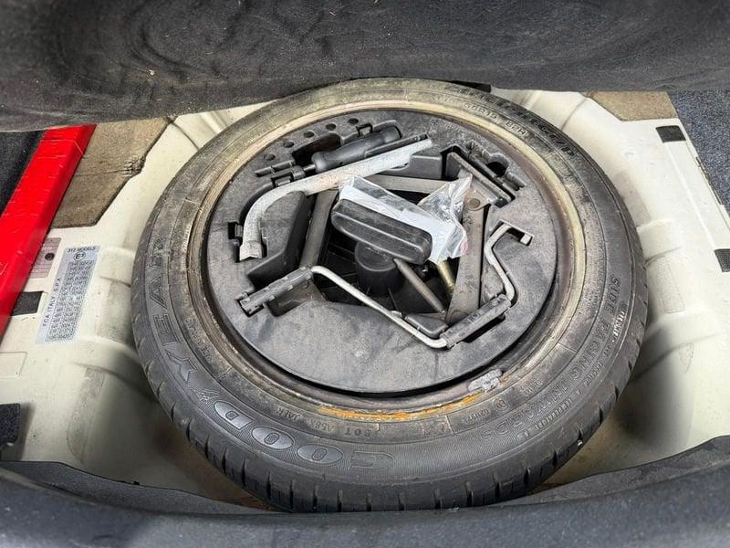 Lancia Ypsilon 1.2 69cv Silver