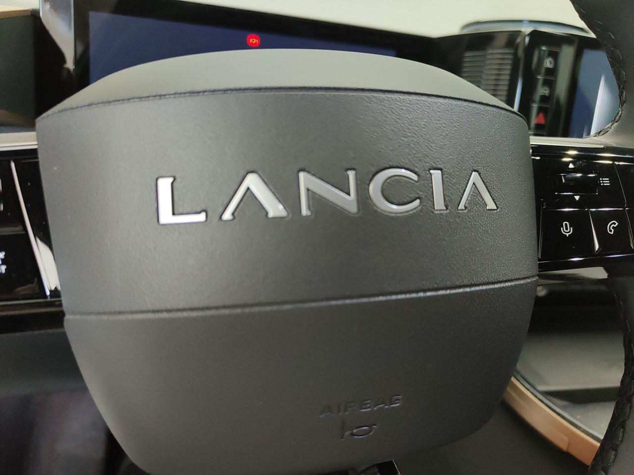 LANCIA Ypsilon IV 2024 156CV BEV 51KW LX (GUIDA AUTONOMA LIVELLO 2, INFOTAINMENT SALA PRO NAVI)