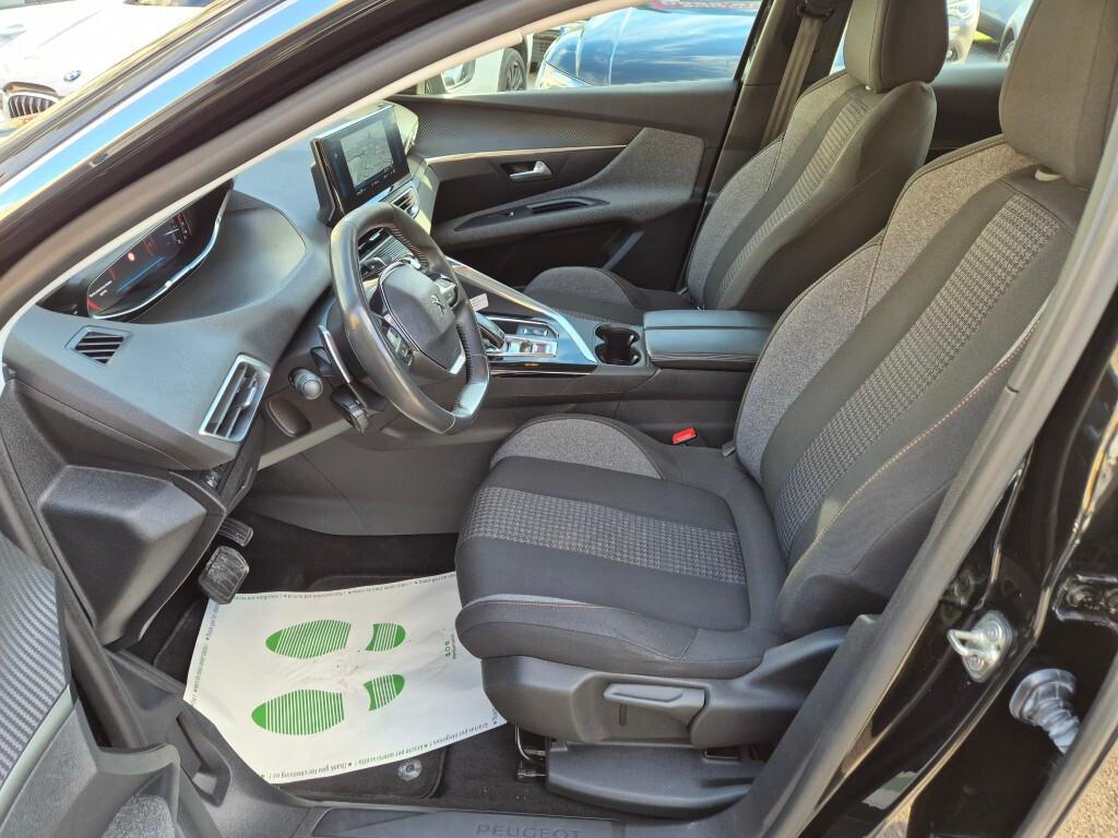 Peugeot 3008 BlueHDi 130CV EAT8 Active Business