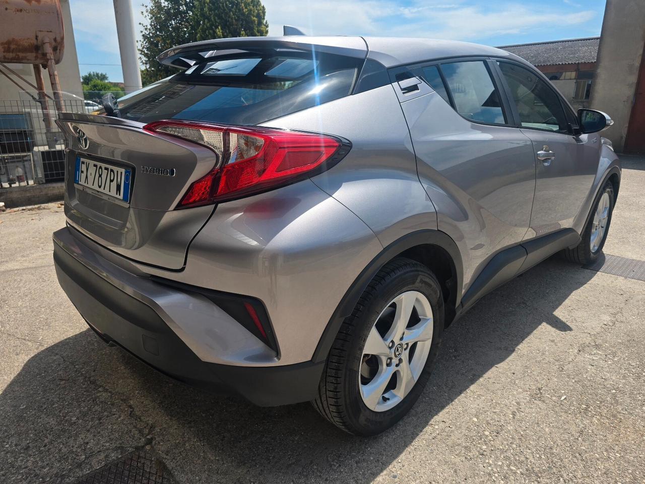 Toyota C-HR 1.8 Hybrid E-CVT Business