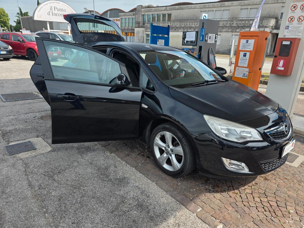 Opel Astra 1.4 100CV 5 porte GPL con 236.000km Neopatentati ok