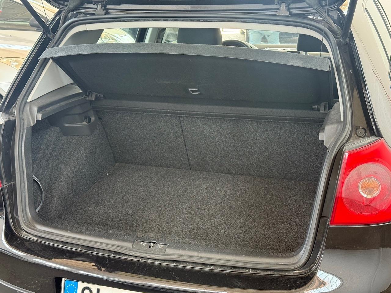 Volkswagen Golf 2.0 16V TDI 5p. Sportline