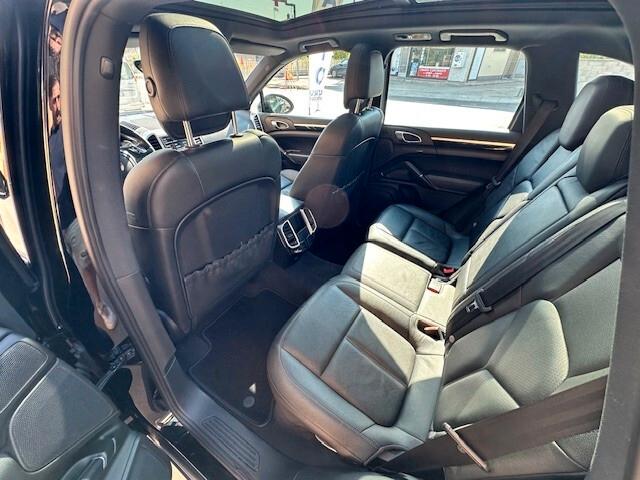 Porsche Cayenne 3.0 Diesel IVA ESPOSTA service Porsche Uni pro.