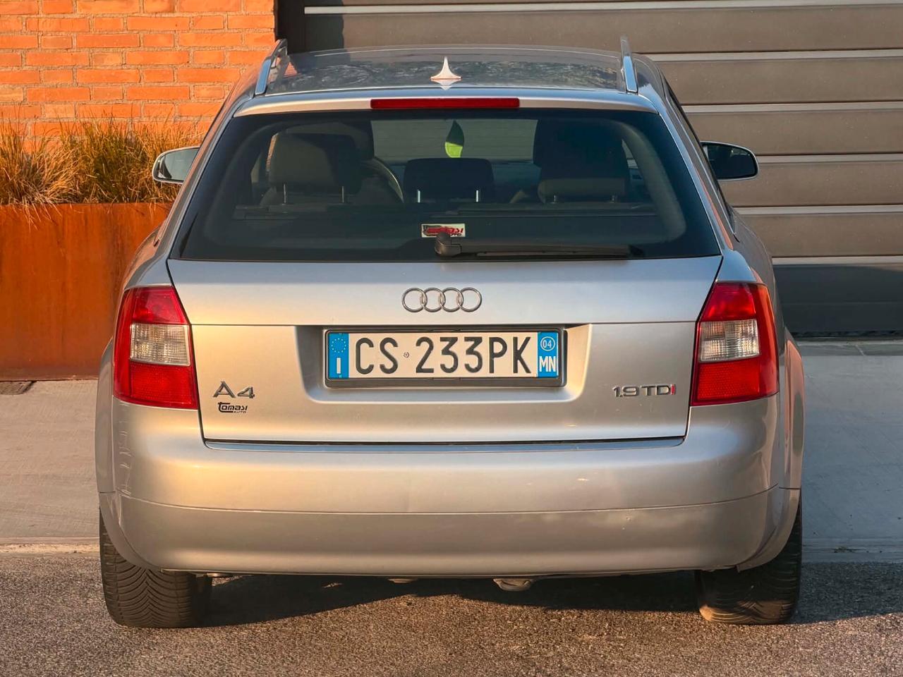Audi A4 1.9 TDi 130cv-299.000km-U.Prop-2004