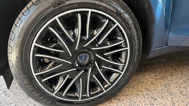 Lancia Ypsilon 1.0 FireFly 5 porte S&S Hybrid Ecochic Gold