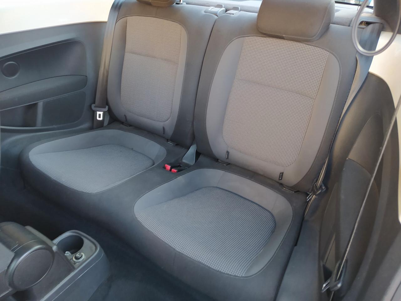 Volkswagen Maggiolino 1.6 TDI Design Neopatentati