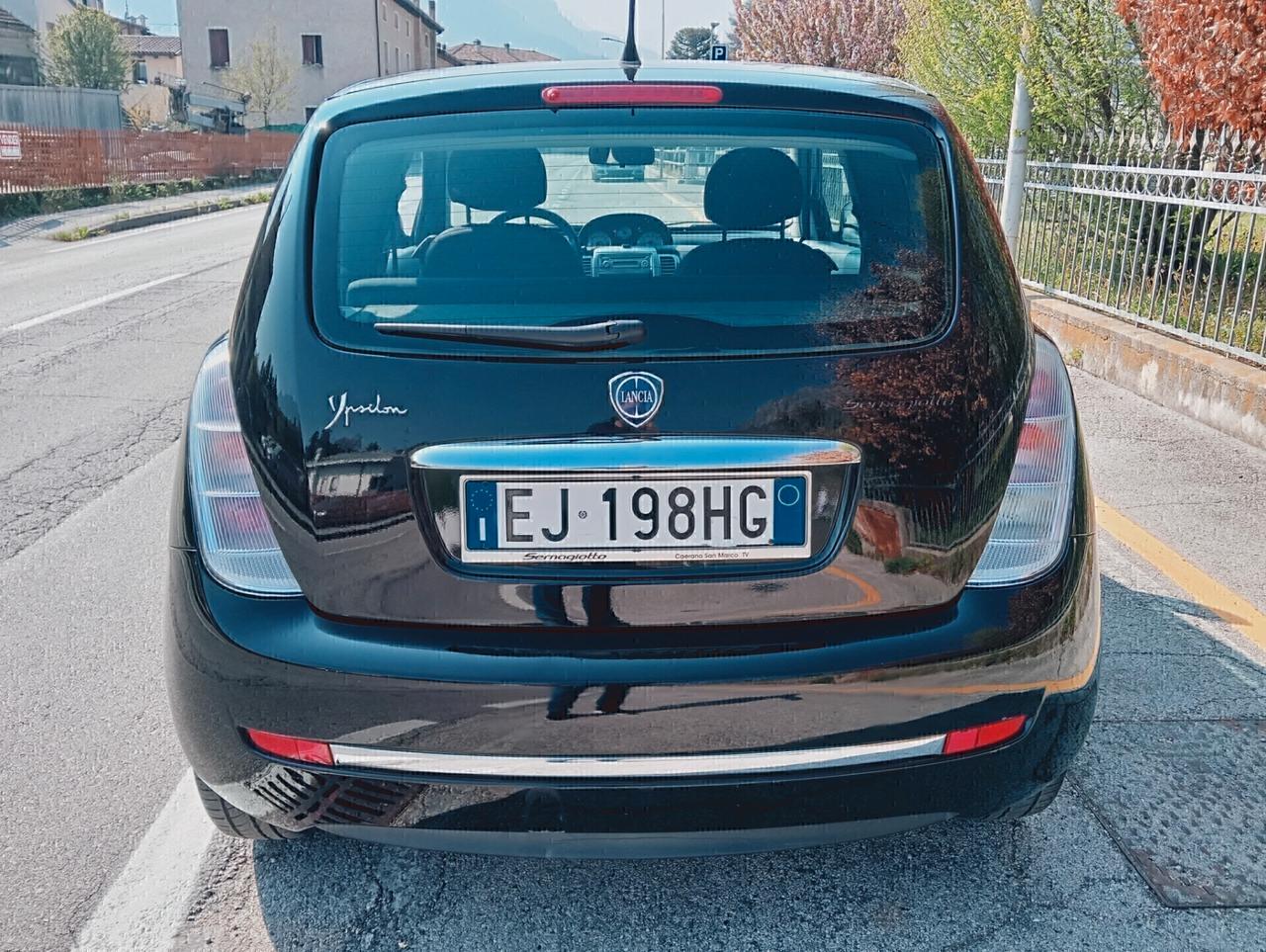 Lancia Ypsilon 1.4 Platino Ecochic GPL