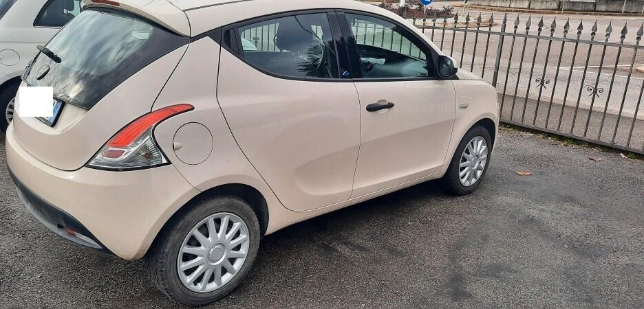 Lancia Ypsilon 1.2 69 CV 5 porte GPL Ecochic Gold