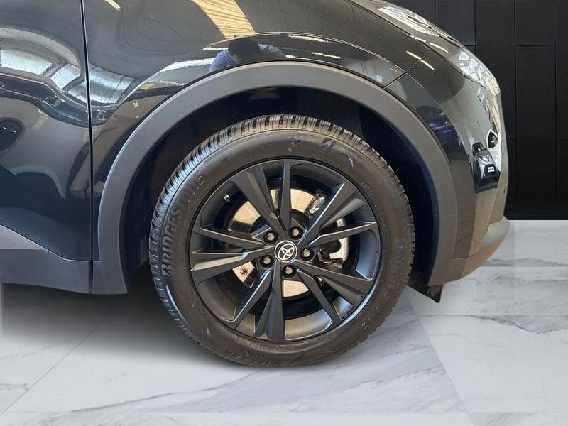 Toyota C-HR (2023-->) 2.0 HV AWD Trend