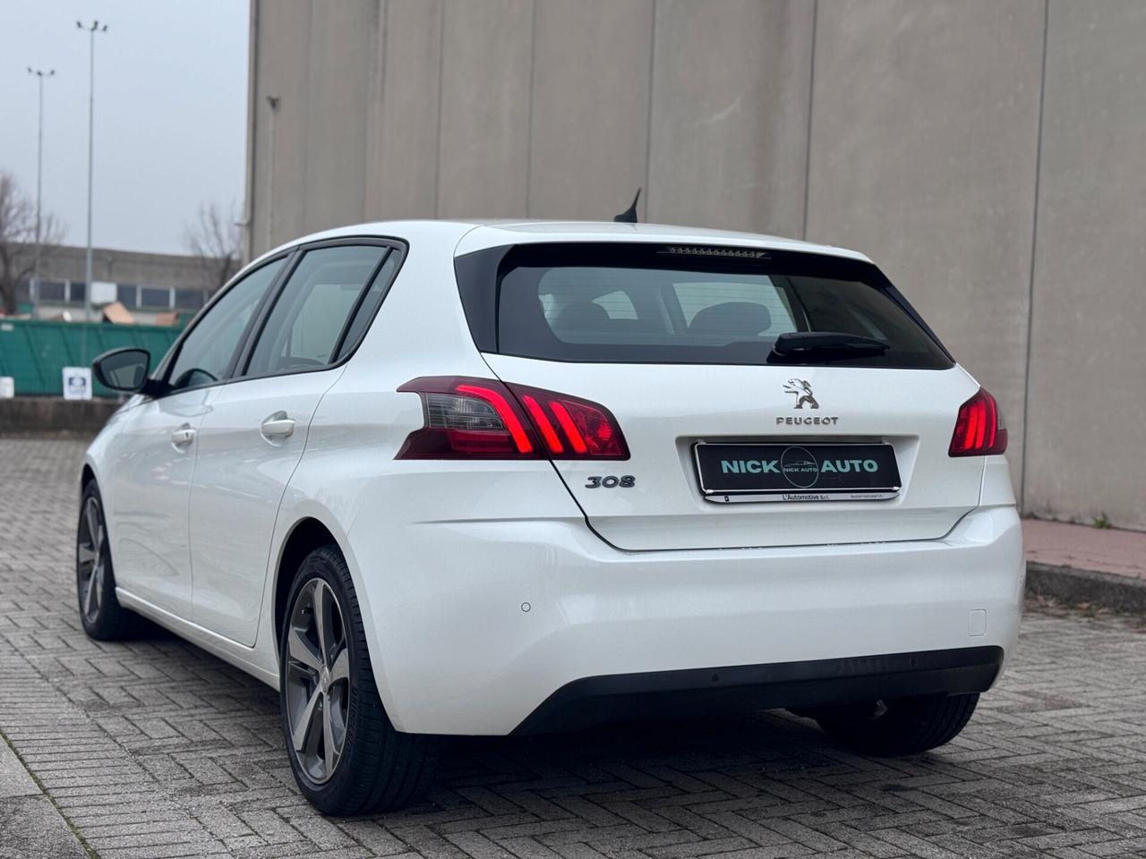 Peugeot 308 BlueHDi 130 S&S Allure
