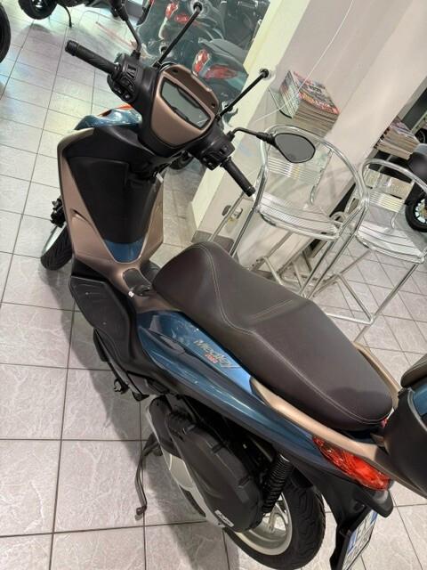Piaggio Medley 125 BAULETTO PARABREZZA