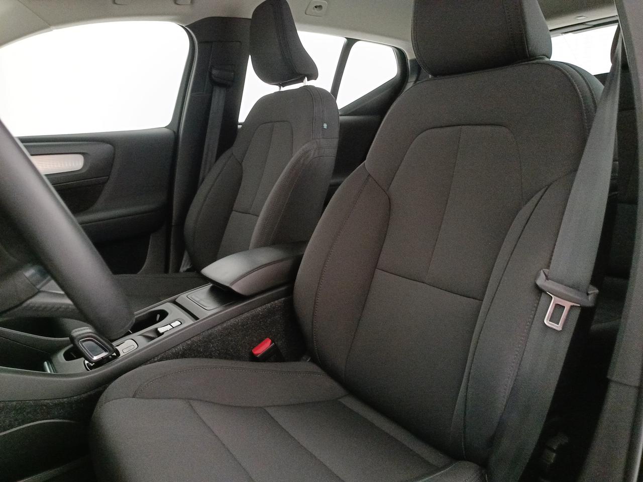 VOLVO XC40 2.0 b4 Momentum awd auto my21