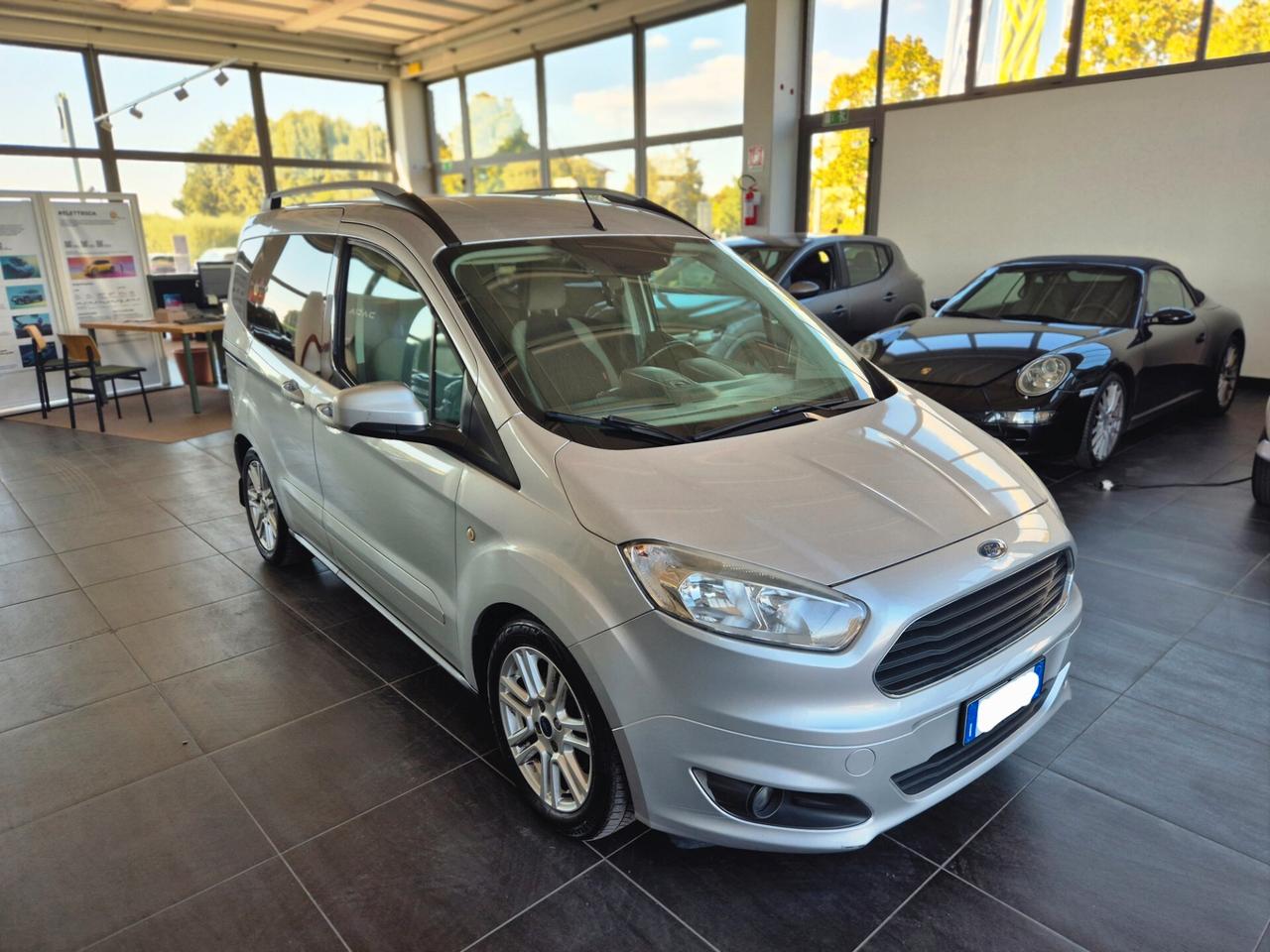 Ford Tourneo Courier 1.5 TDCI 95 CV Titanium