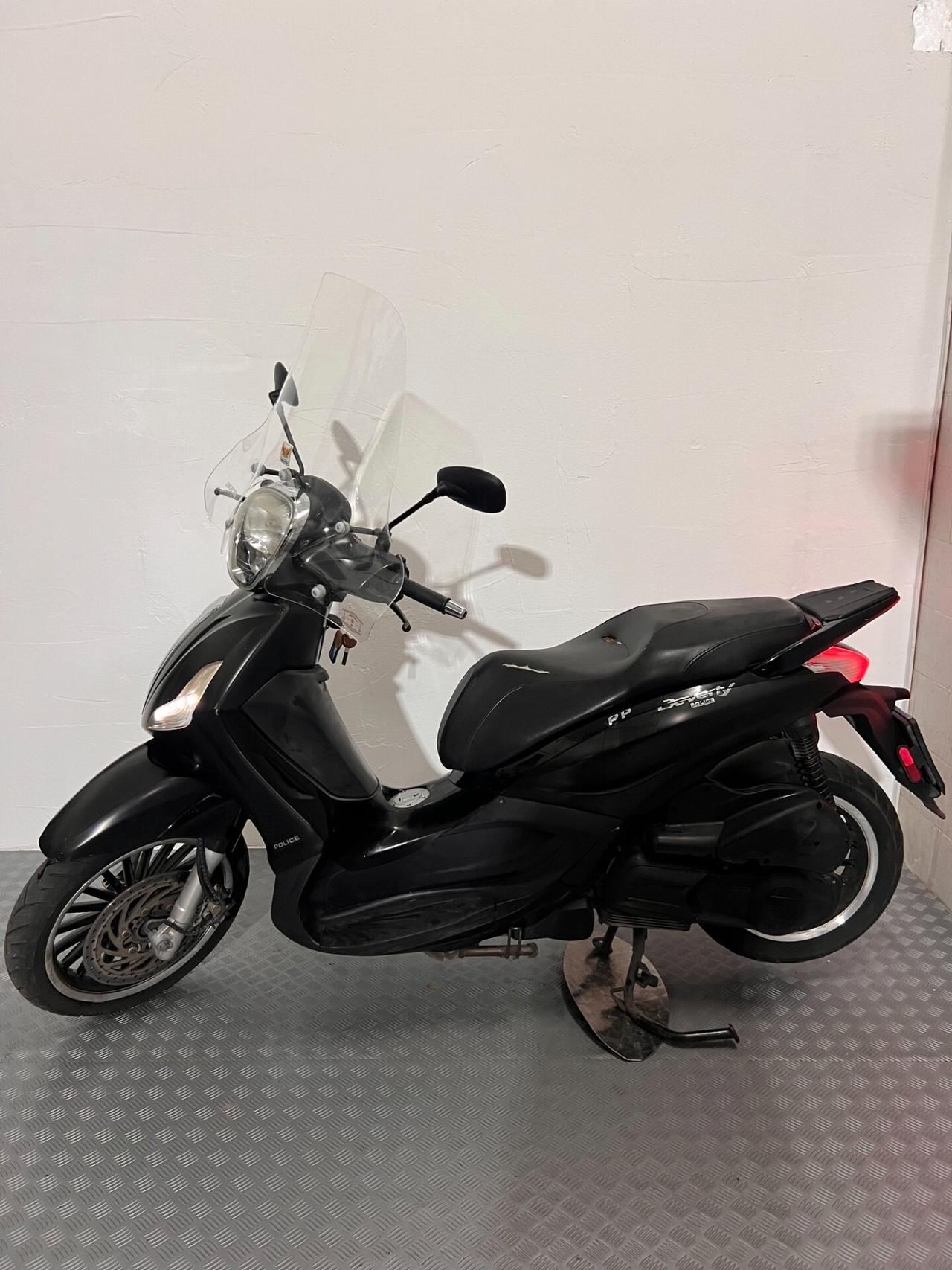 Piaggio Beverly 300 i.e. POLICE