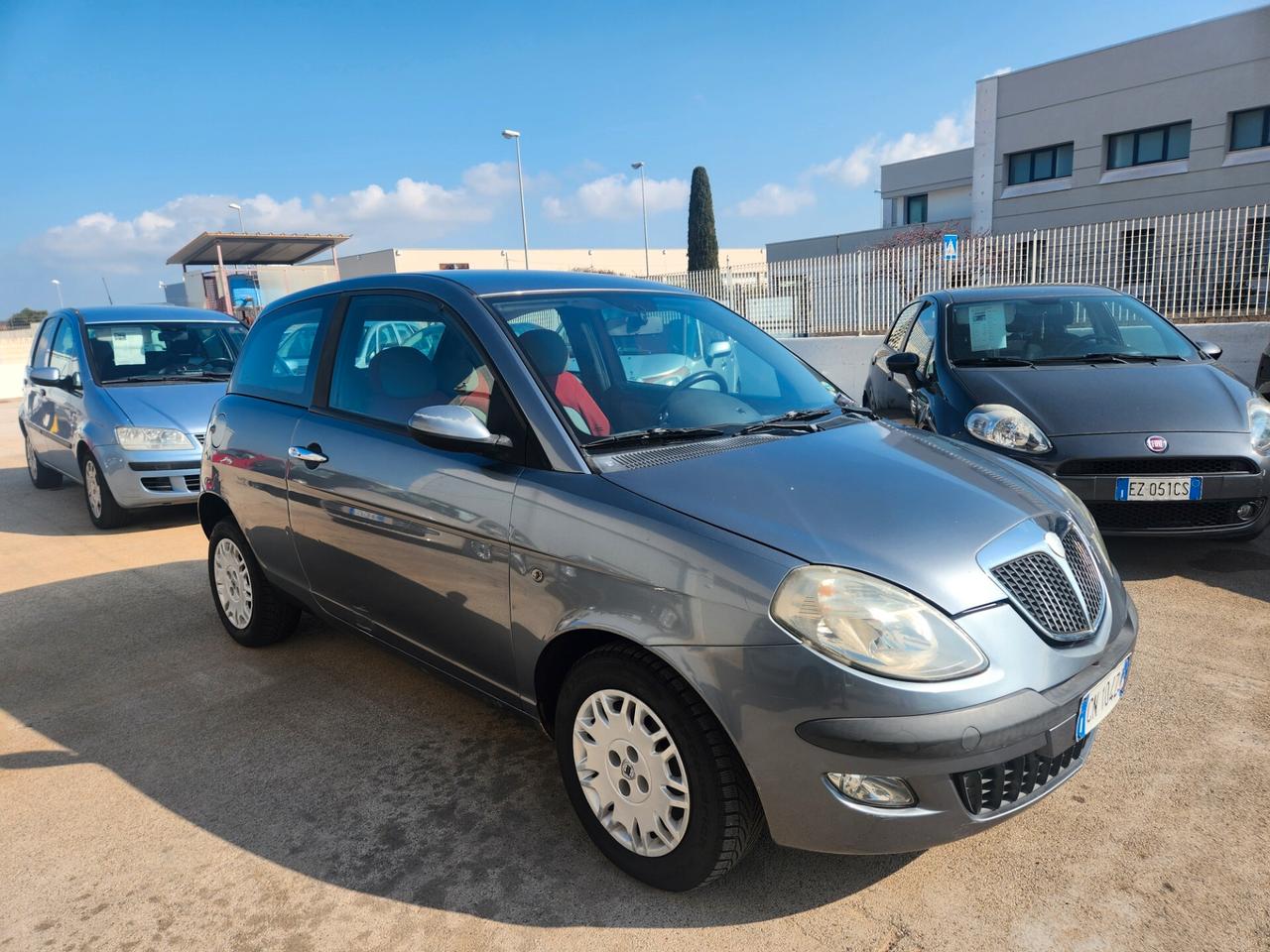 Lancia Ypsilon 1.2 16V Platino