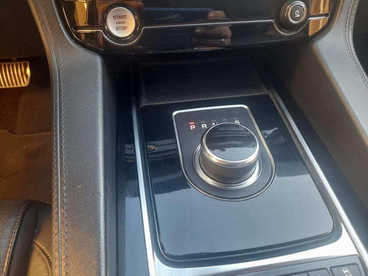Jaguar F-Pace 2.0 20d Turbo #7015