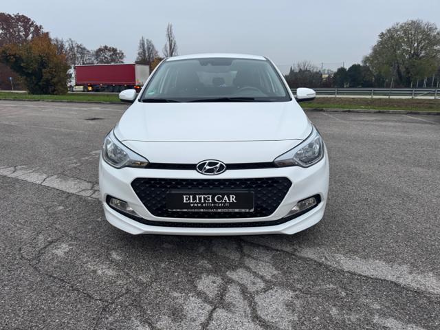 HYUNDAI i20 1.2 84 CV 5 porte Blackline