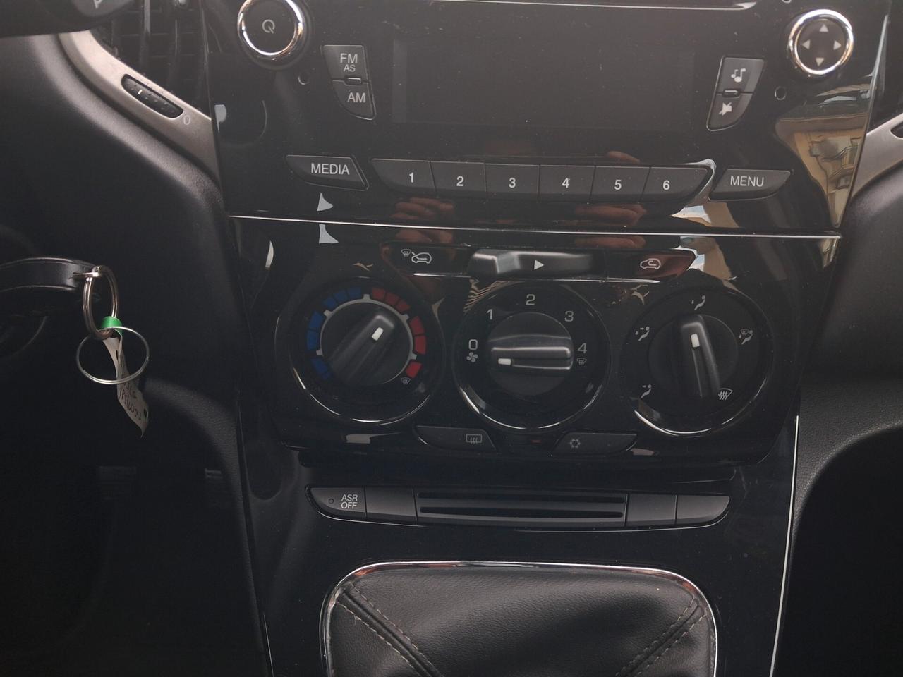 LANCIA YPSILON 1.2 BENZINA 69CVBLACK EDITION