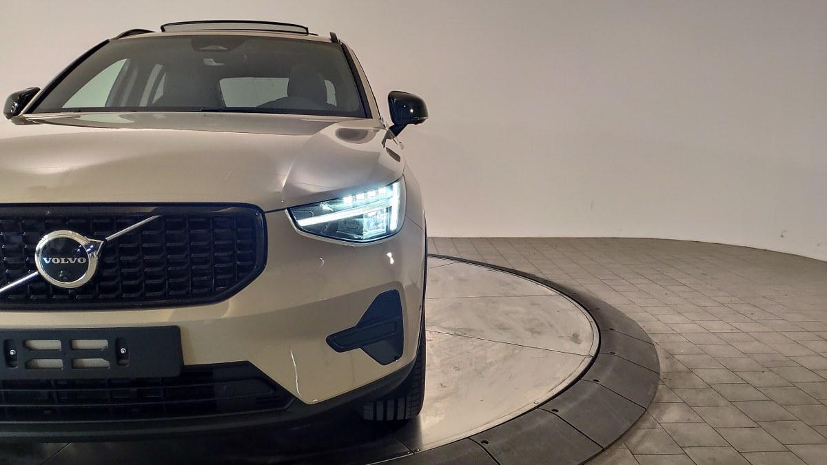 VOLVO Xc40 B3 Mild Hybrid Automatico Ultra Dark