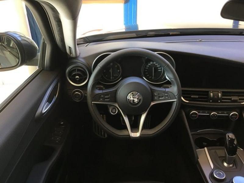 Alfa Romeo Giulia 2.2 Turbo AT8 210CV AWD Q4 Veloce my19