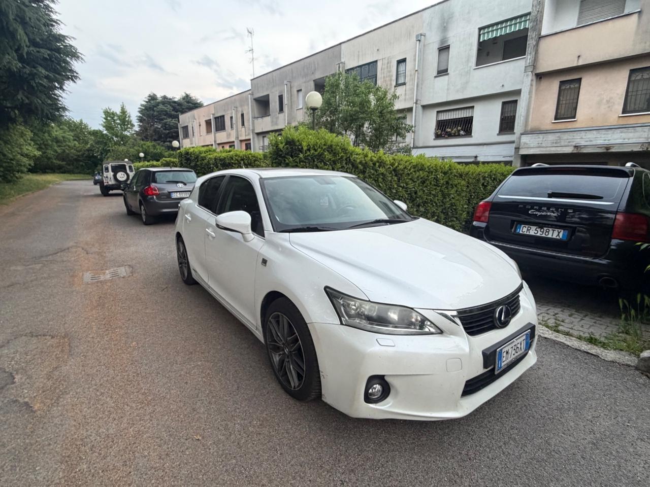 Lexus CT 200h Hybrid