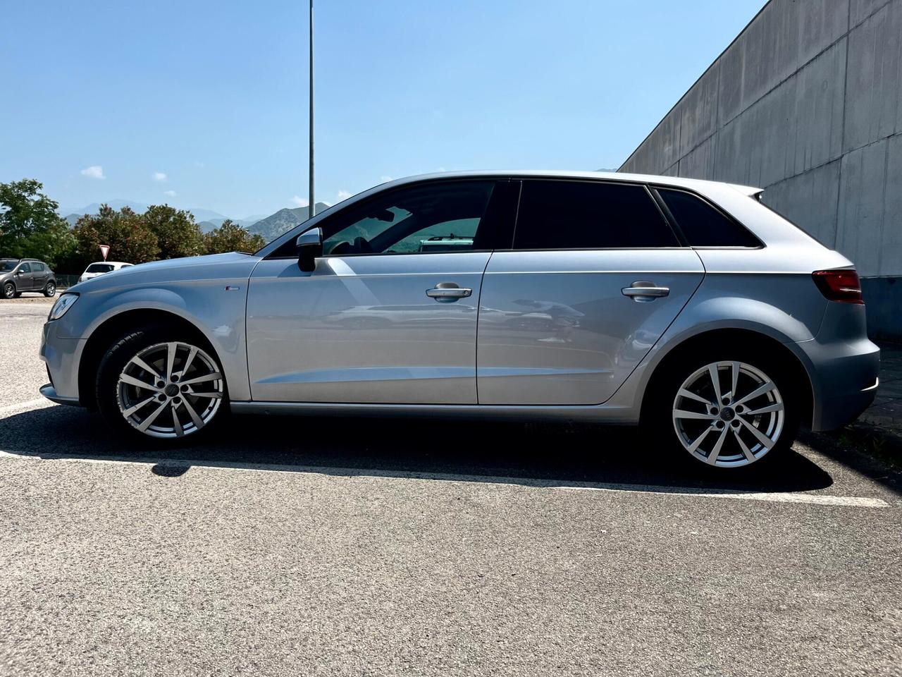 Audi A3 SPB 1.6 TDI S tronic*NAVI*SENSORI*UNIPRO